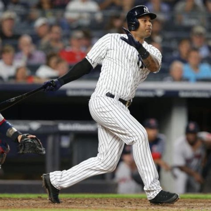 Aaron Hicks | Bio-net worth, salary, career, married, affair, girlfriend, nationality, biography, relationship, affair