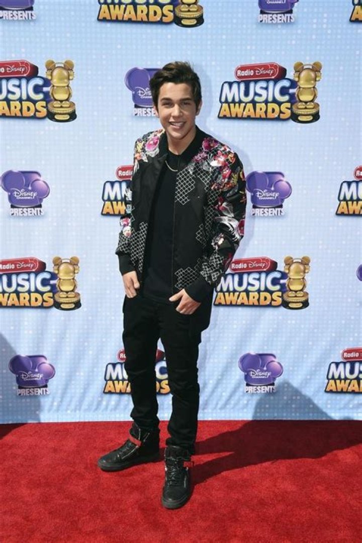 AUSTIN MAHONE – Celeb Secrets