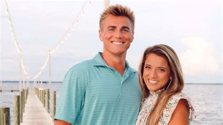 Bo Nix Girlfriend - Auburn Starlet Is Dating Izzy Smoke, A 1-Year-Plus Relationship Timeline!