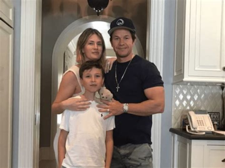 Donnie Wahlberg Net Worth, Salary, Wife, Married, Children, Siblings, Family