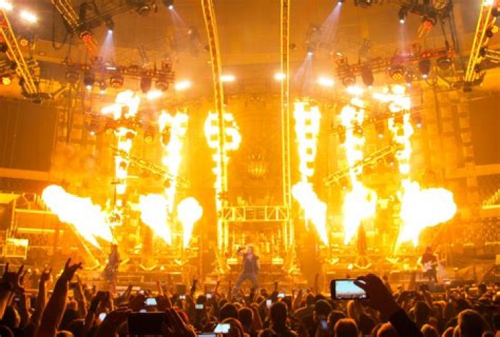 Global Spectrum Gets 5 Motley Crue Concerts