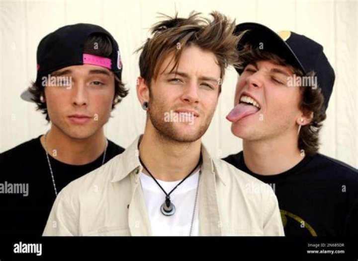 Is Emblem3’s Drew Chadwick Dating a Fan? DETAILS! – Celeb Secrets