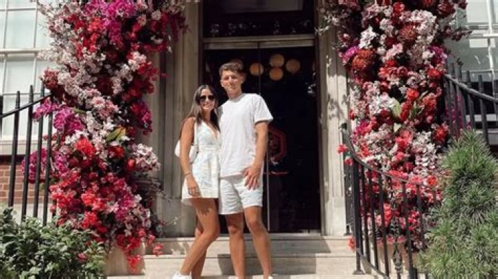 Is Isabelle Tashima His Wife?