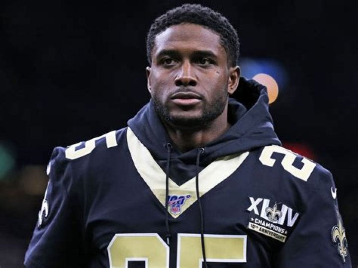 Is Reggie Bush Still Playing In The NFL?