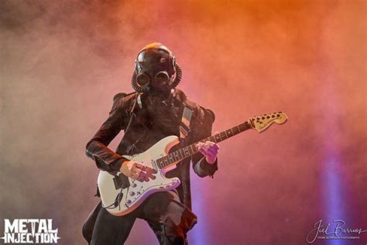 KISS Cover Band Guitarist Catches On Fire During Show