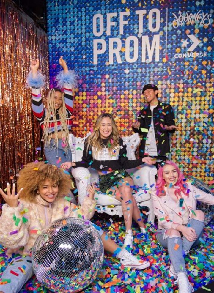 LaurDIY Helps Fans Make Their Own Shoes for Prom with Journeys and Converse – Celeb Secrets
