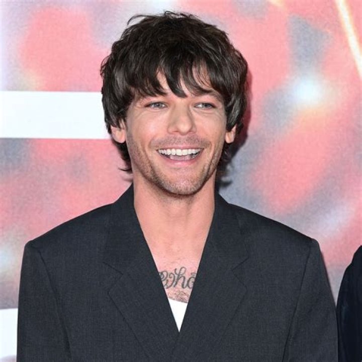 Louis Tomlinson Seeking Joint Custody Of Son Freddie – Read Now – Celeb Secrets