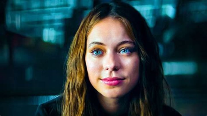 Marlo Kelly | Beth Cassidy, Dare Me, Relationship, Home And Away, Parents, Career, Country