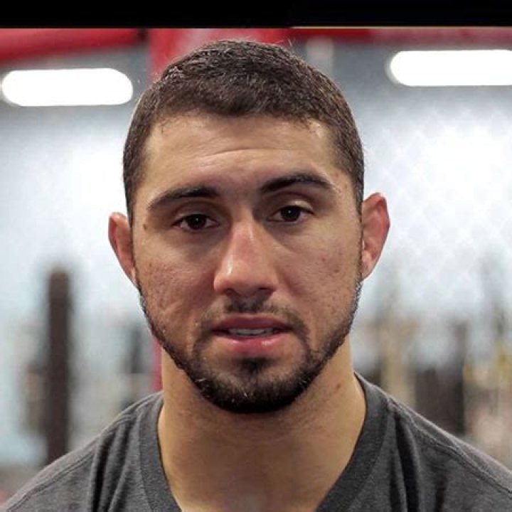 Matt Arroyo Biography- MMA fighter, Salary, Earnings, UFC, Net worth, Married, Relationship, Girlfriend, Age, Height, Family, Career, Nationality