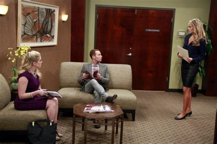 MELISSA JOAN HART, JOEY LAWRENCE, ELIZABETH BERKLEY – Celeb Secrets