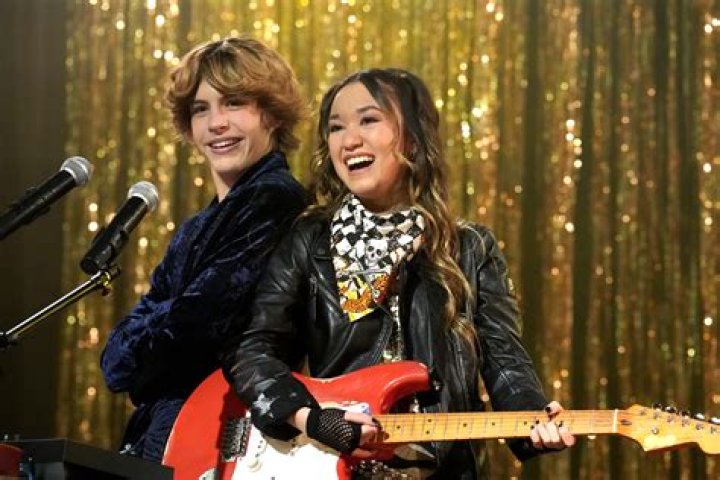 Nickelodeon Reveals Official Trailer for “Erin & Aaron” – Celeb Secrets