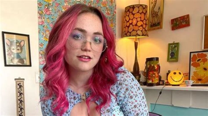 Reddit Users Seek The New York City-Based Designer’s Instagram Handle!